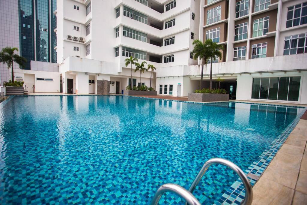 New Skysuites Lovely 2 Bedroom 4-6Pax Johor Bahru Exterior photo
